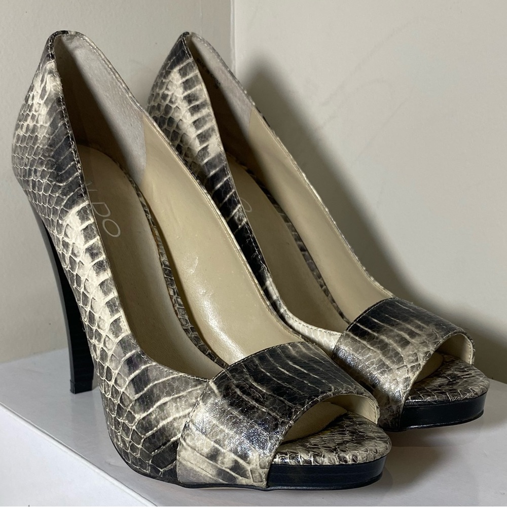 Aldo peep toes